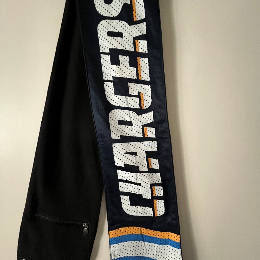 Vintage Charger nylon and fleece neck scarf with hidden zipper compartment